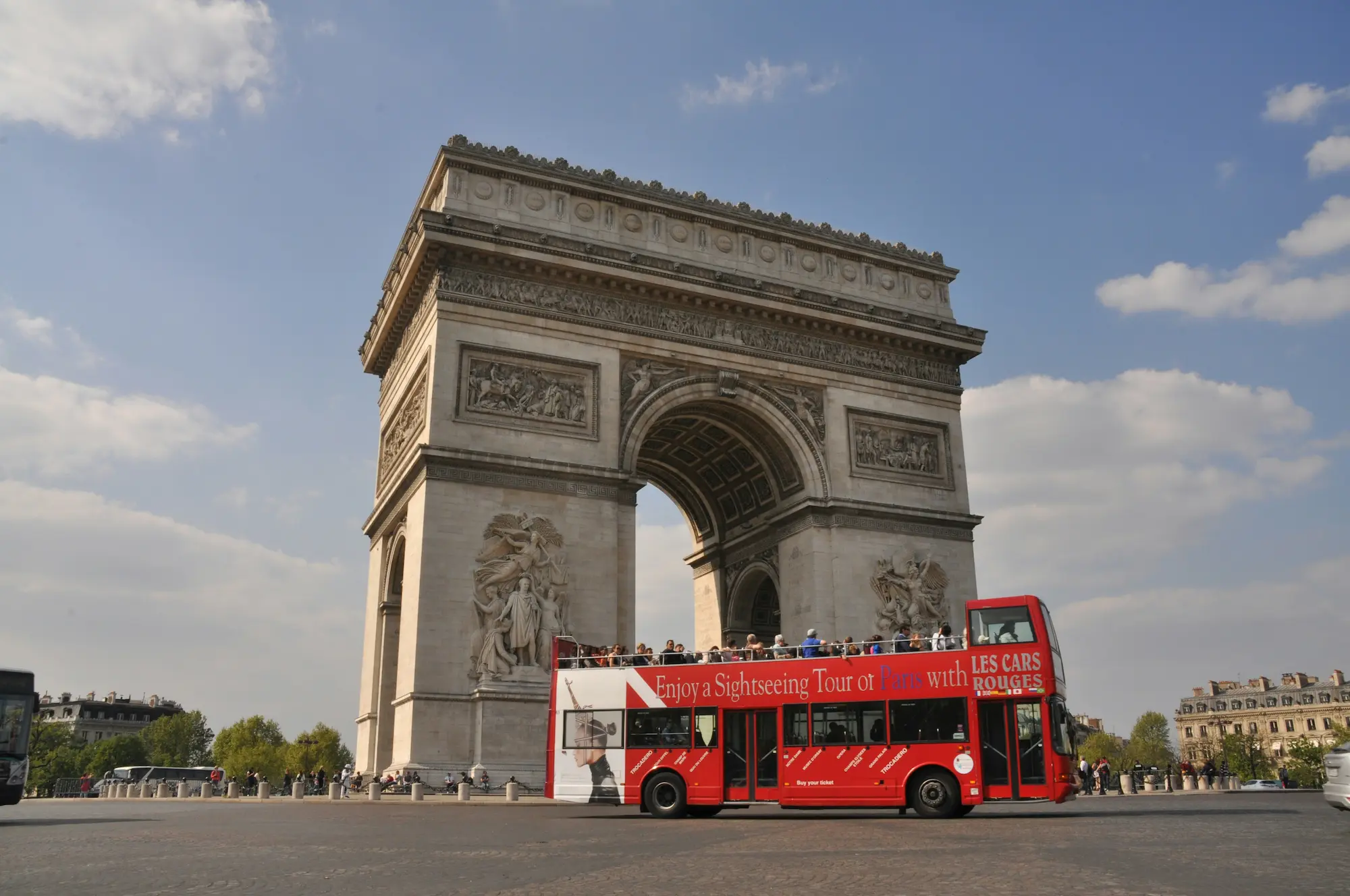 Hop On Hop Off Bus Tour Paris – Routes, Tickets & Travel Guide | Travel Blog